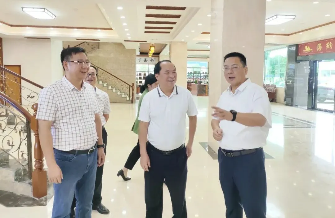 梧州市委常委、宣傳部部長黃恩一行蒞臨集團(tuán)調(diào)研指導(dǎo)